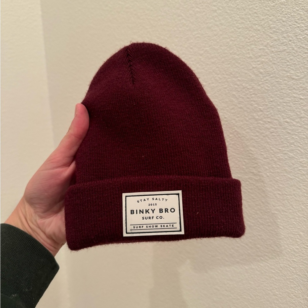 Binky bro beanie like new burgundy color